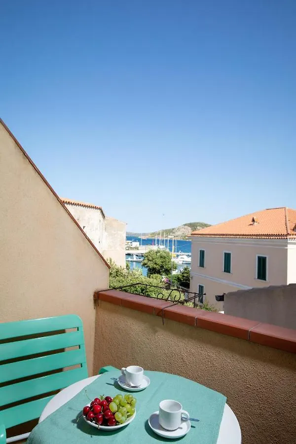 Homey Experience - Marina Loft La Maddalena  La Maddalena (Sassari)